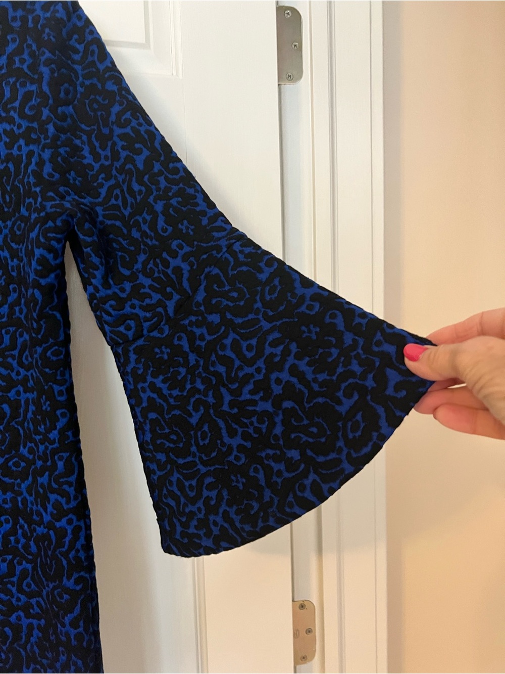 Tyler Boe Black and Blue Patterned Dress Size M - Picture 3 of 5